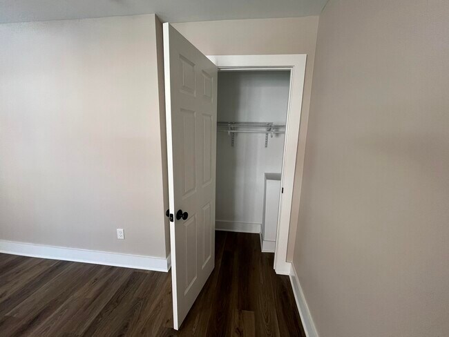 Foto del edificio - 2410 E 19th St