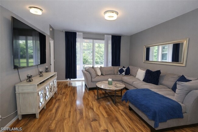 Foto del edificio - 3225 Cypress Glen Way