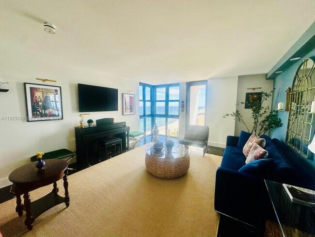 Foto del edificio - 2555 Collins Ave