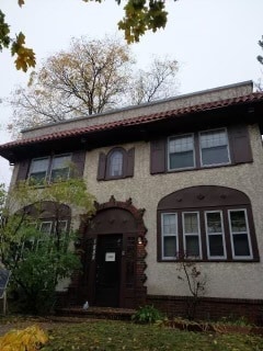 Building Photo - 1888 Saint Clair Ave