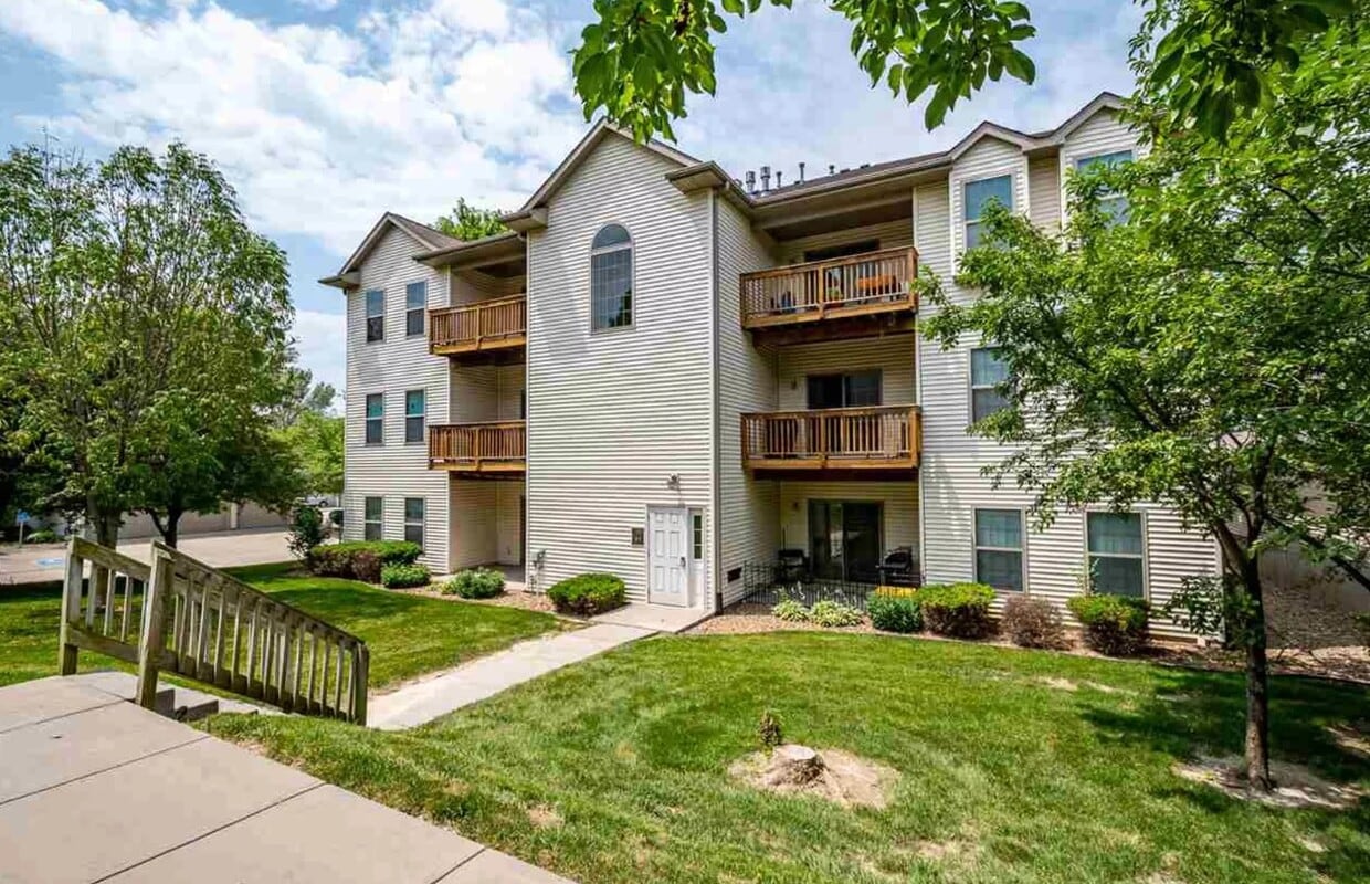 2855 Coral Ct Unit 302, Coralville, IA 52241 Condo for Rent in