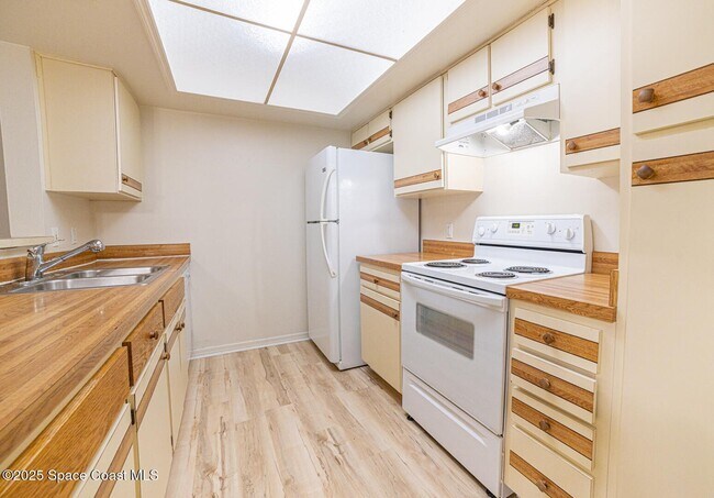 Building Photo - 5612 Sisson Rd