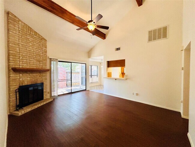 Foto del edificio - 3801 Menchaca Rd