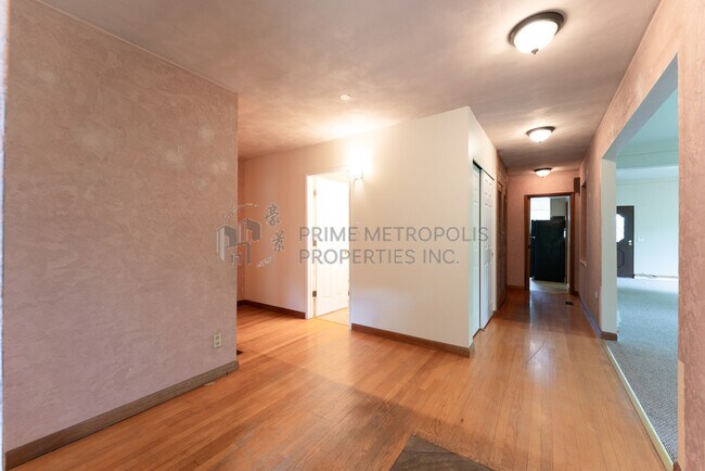 Foto del edificio - 11322 Exeter Ave NE