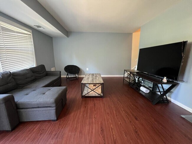 Foto del edificio - 9220 Bridle Path Ln