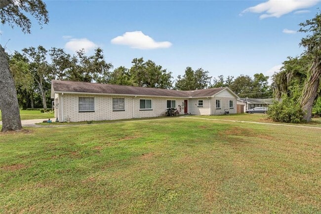 Building Photo - 1601 Alder Way