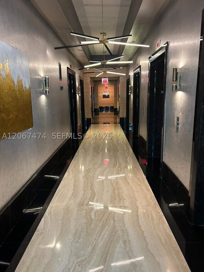 Foto del edificio - 950 Brickell Bay Dr
