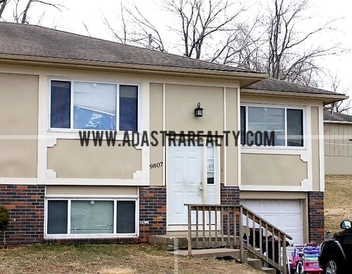 Merriam Duplex Completely RemodeledAvaila... Townhouse for Rent in Shawnee, KS