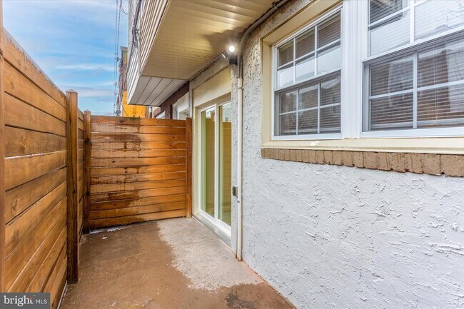 Building Photo - 1513 S 31st St