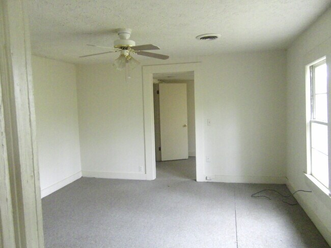 Building Photo - 2069 S Lumpkin St