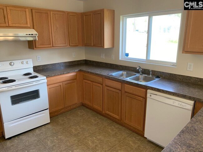Building Photo - 142 Underwood Dr