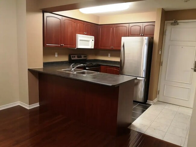Building Photo - 1 + D BED - 1 BATH - RICHMOND HILL - CONDO