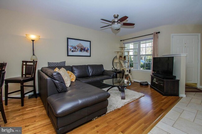 Foto del edificio - 126 Hickory Ln