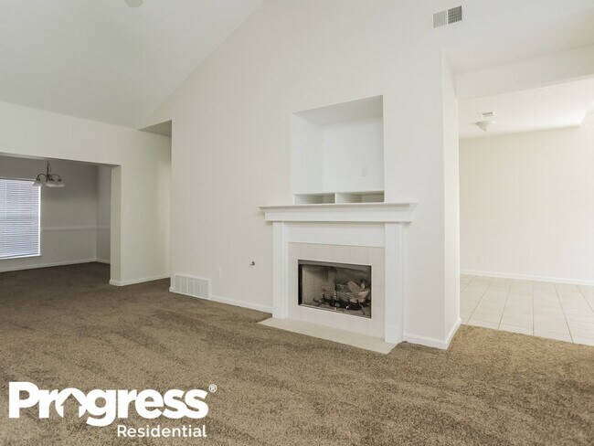 Foto del edificio - 5711 Carter Dr
