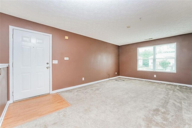 Foto del edificio - 12201 Fairington Ridge Cir
