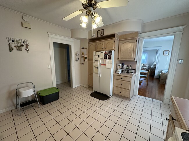 Building Photo - 220 Elliott Ave