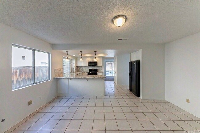 Foto del edificio - 7915 Townsend Dr