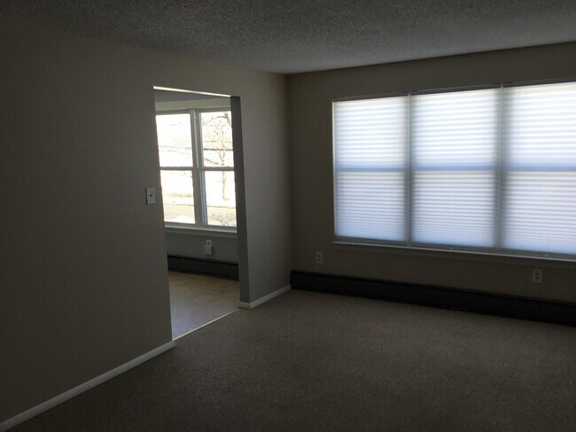Building Photo - 848 Riverview Blvd