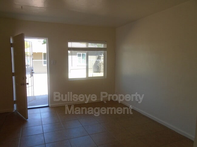 Building Photo - 303 W Highland Ave