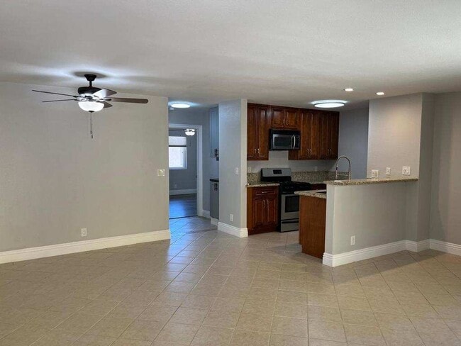 Building Photo - 5513 Fulcher Ave