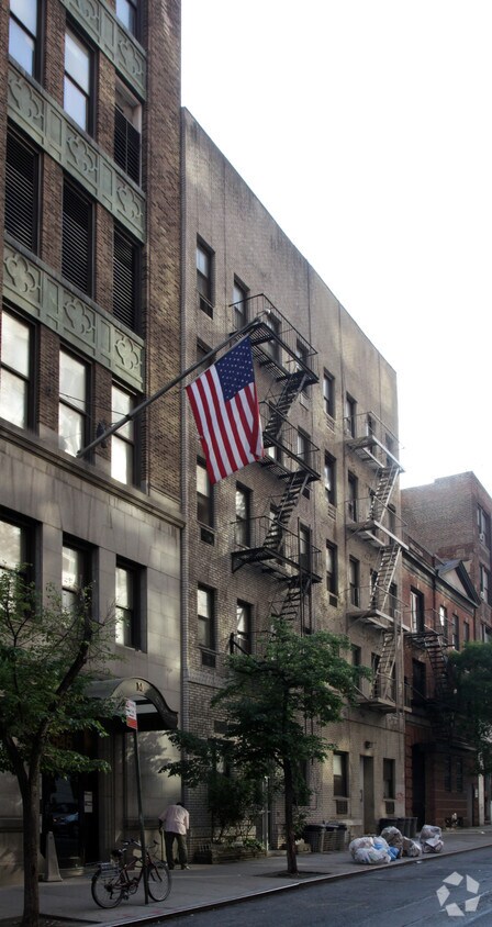 Foto principal - 533 W 45th St