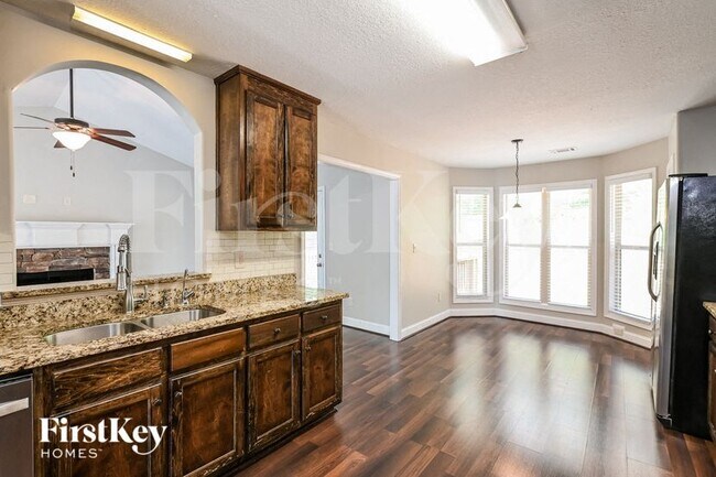 Building Photo - 1417 Greenridge Way