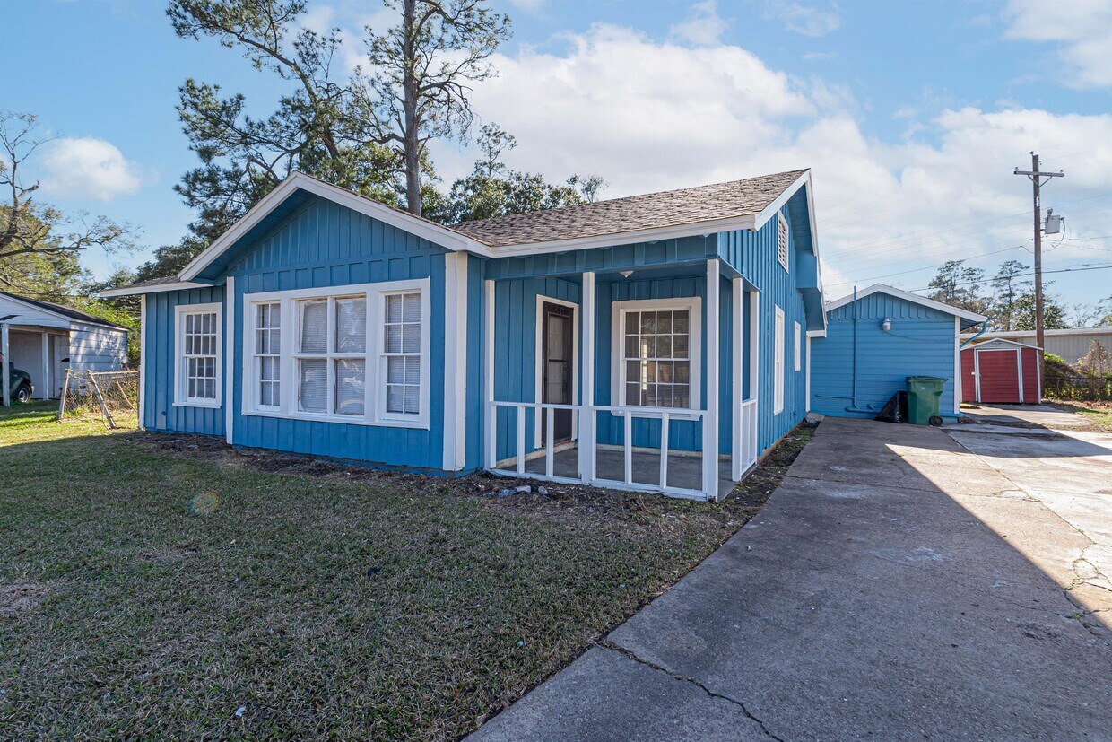 Primary Photo - 4 Lutcher Circle B