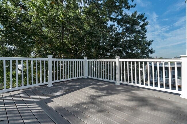 Foto del edificio - 2 Ross Pl