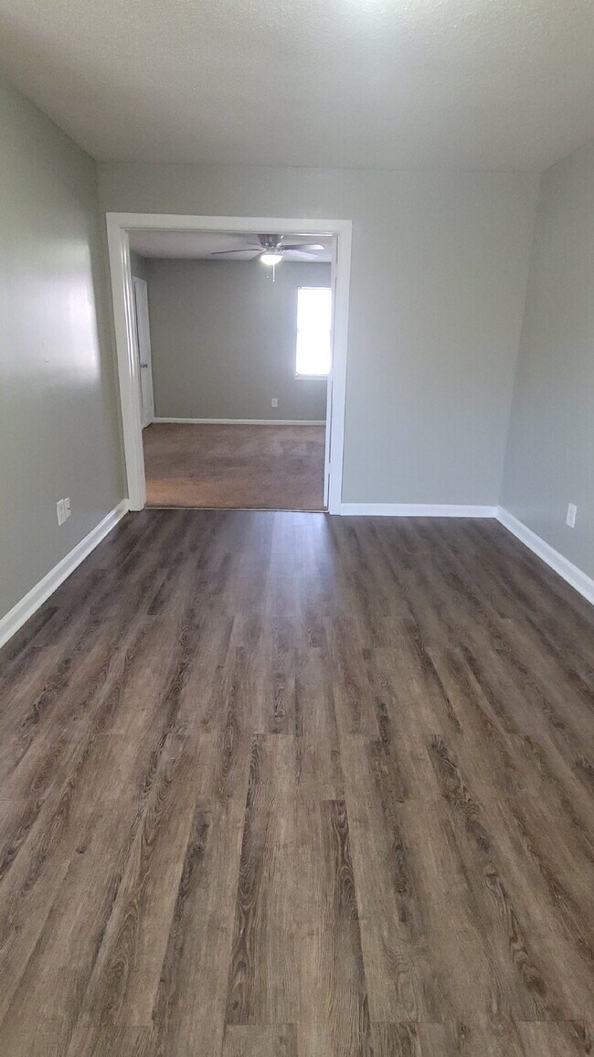 Foto del edificio - 4421 Bonnell Dr