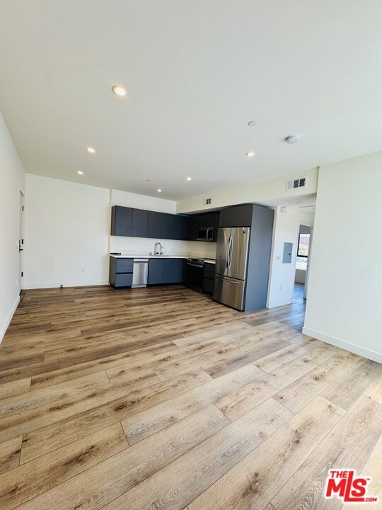 Building Photo - 919 S Harvard Blvd
