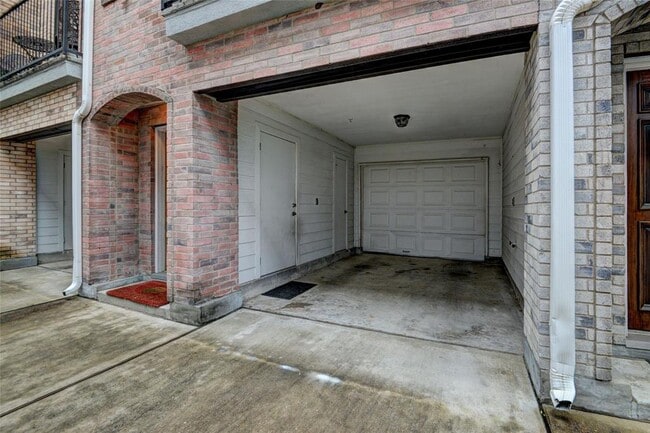 Building Photo - 202 McGowen St