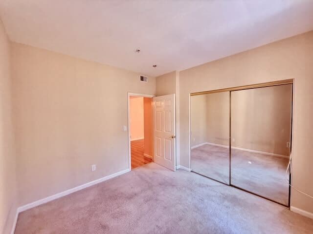 Foto del edificio - 2255 Showers Dr