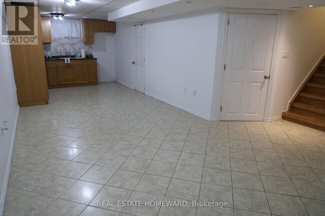 Building Photo - 1212 Fox Hill St
