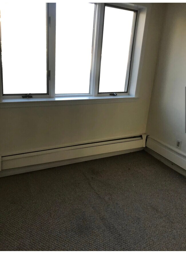 Foto del edificio - 1913 Tomlinson Ave