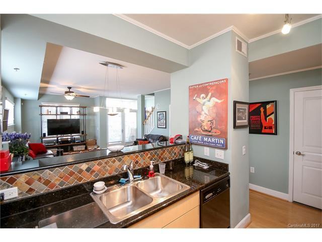 Building Photo - Dilworth/SouthEnd - 2 bed/2.5 bath First Floor Private Entrance