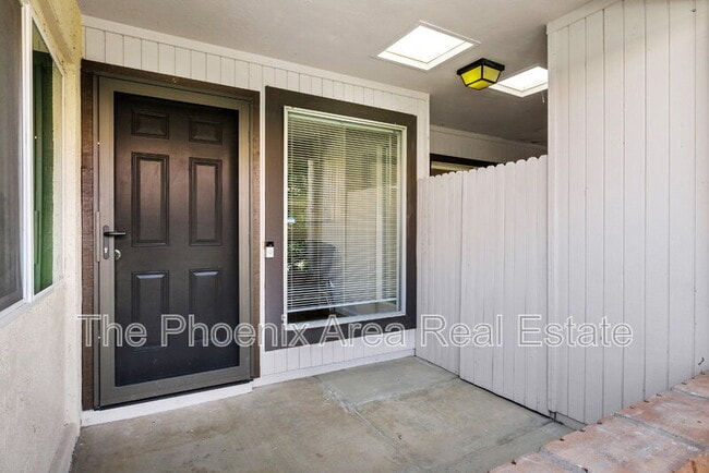 Building Photo - 195 N Cottonwood St