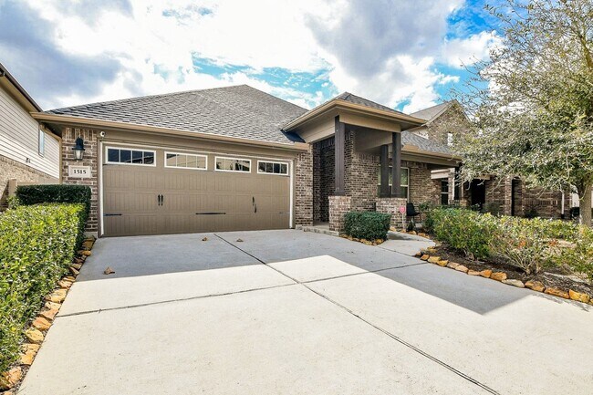 Foto del edificio - 1515 Anyder Pl