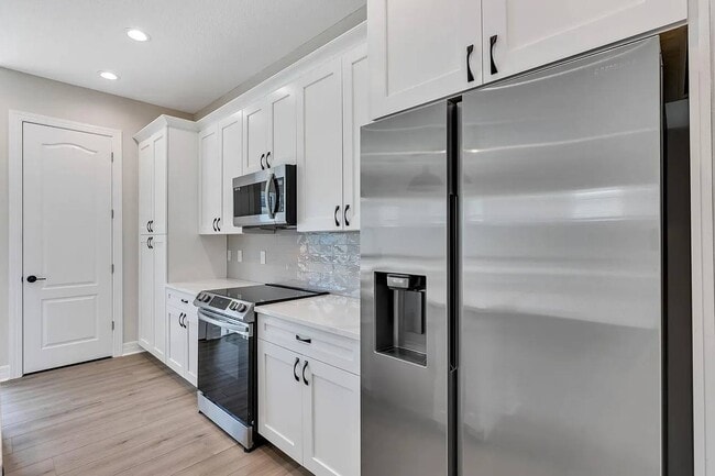 Building Photo - 8483 Laureate Blvd