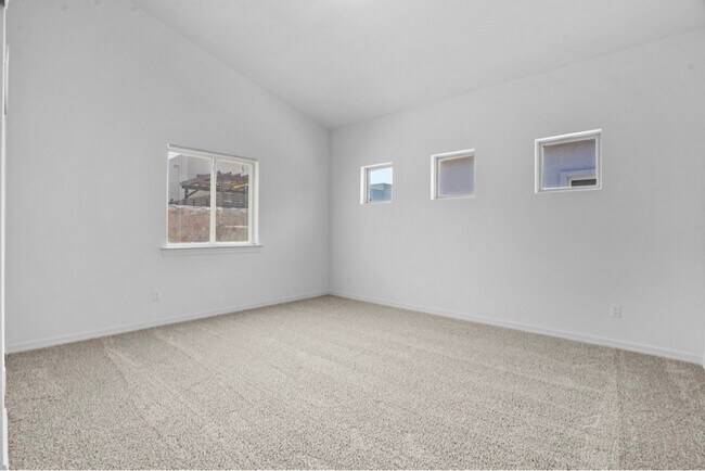 Building Photo - 608 Cedarwood Ave