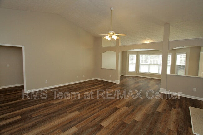 Building Photo - 1490 Creek Pointe Cir