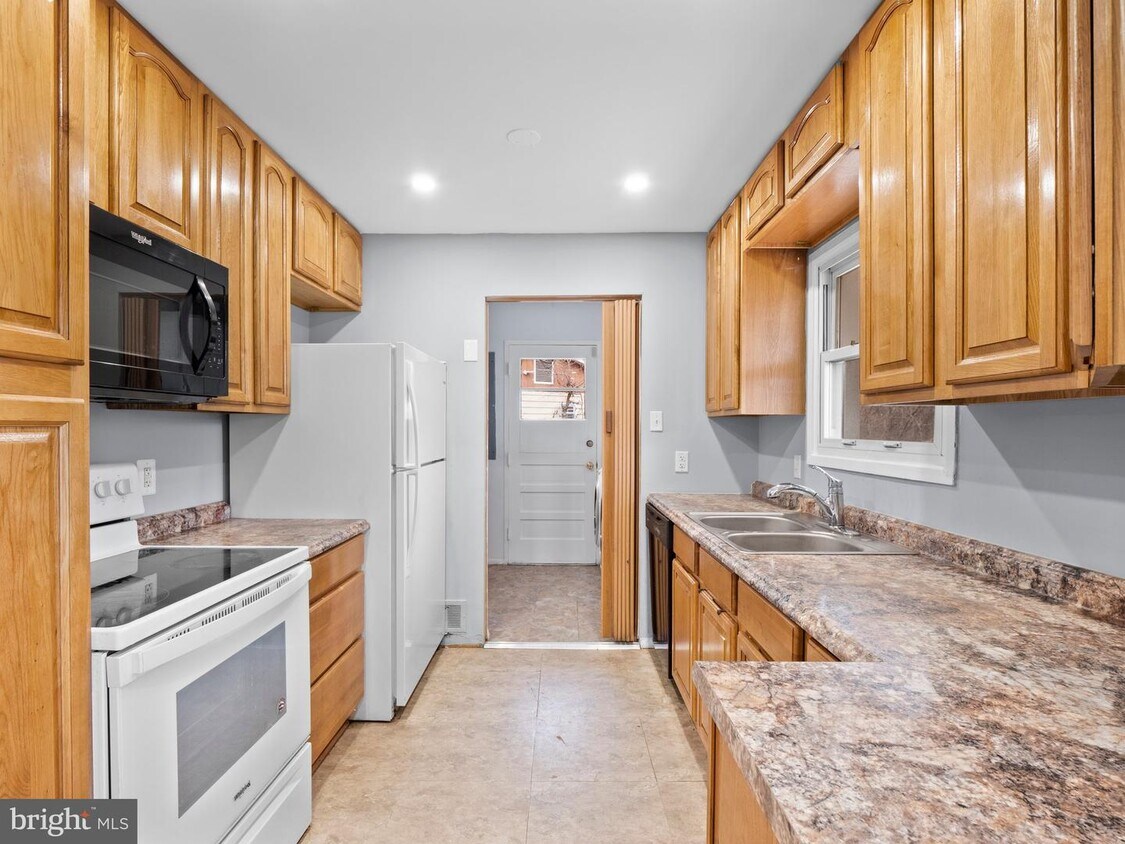 13502 Germyn Rd, Woodbridge, VA 22191 House Rental in Woodbridge, VA