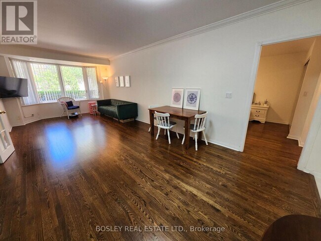Building Photo - 28-1128 Sommerset Way