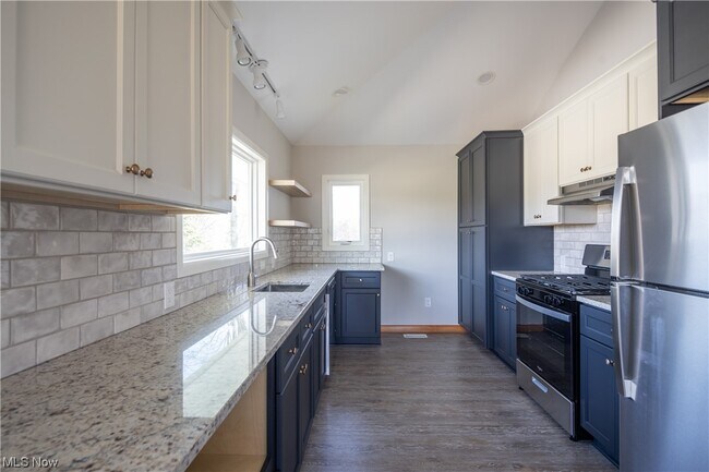 Foto del edificio - 471 Ridge Rd