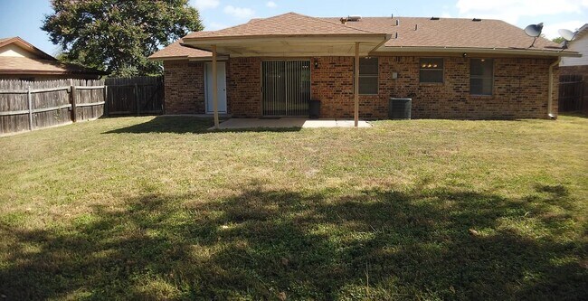 Foto del edificio - 1506 McCreary Ave