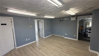 Building Photo - 108 Phenix Ave