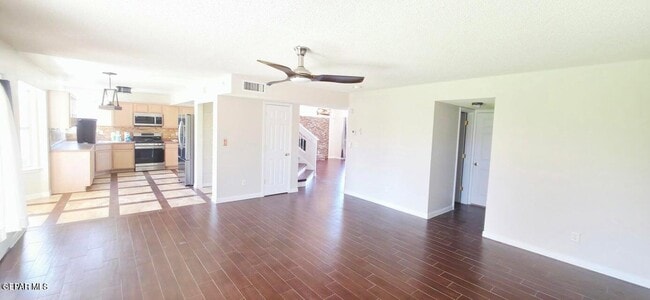 Building Photo - 441 Desert Dandelion St