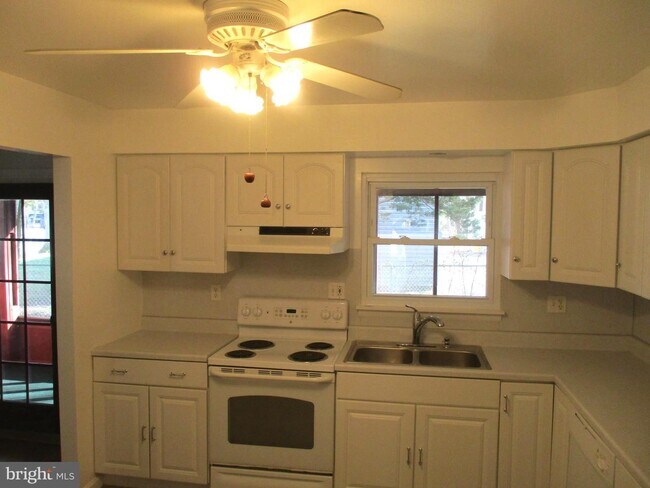 Building Photo - 30 Wildgeese Cir