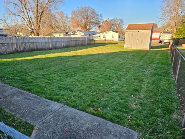 Building Photo - 615 19th St