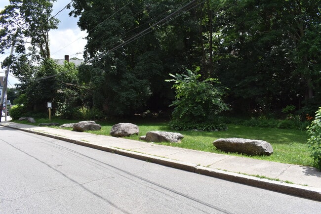 Building Photo - 4A Rockledge St