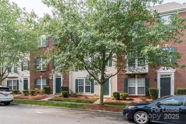 Foto del edificio - 9618 Blossom Hill Dr